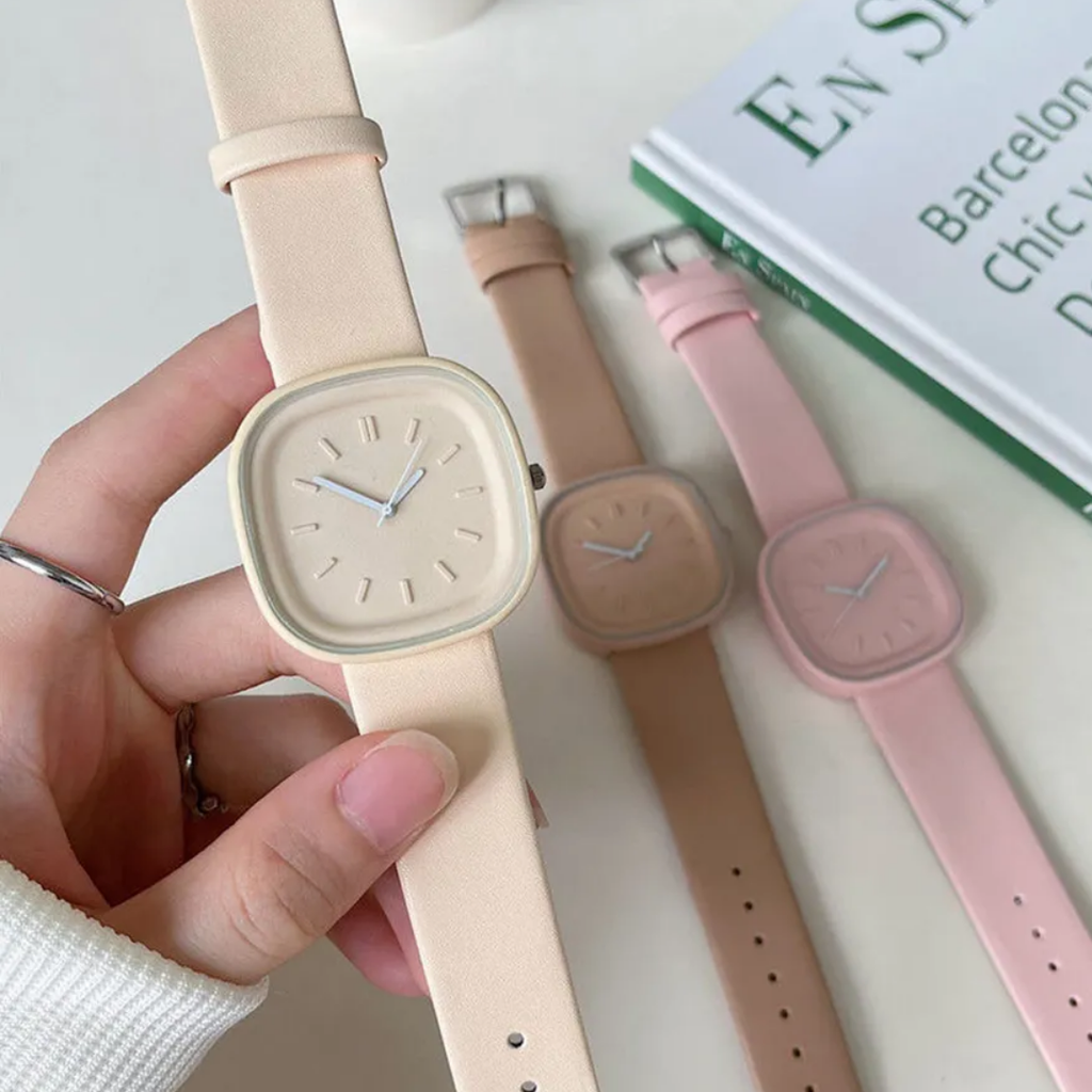 MONTRE CONTEMPORAINE - LIVRAISON GRATUITE 🎉