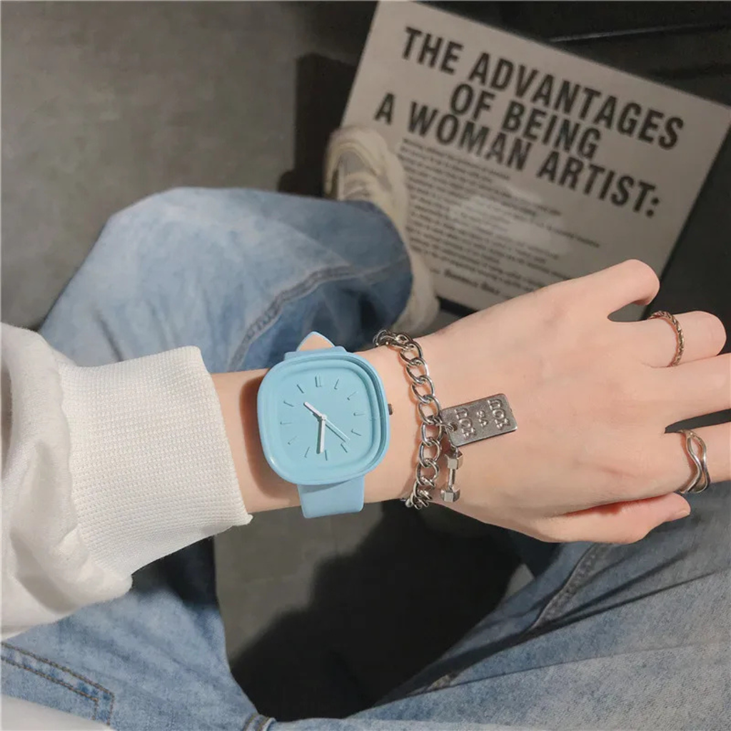 MONTRE CONTEMPORAINE - LIVRAISON GRATUITE 🎉